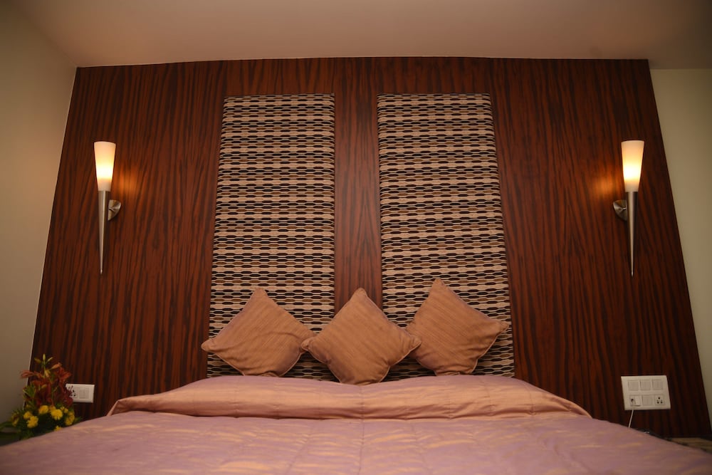 Maurya Hotel 40/66
