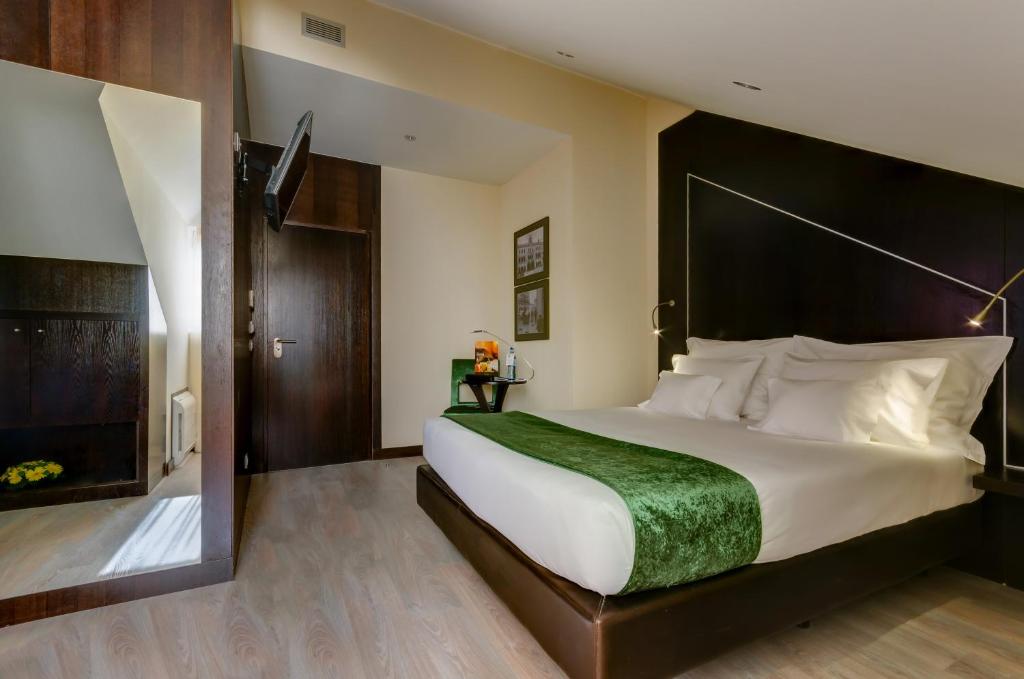 Mansarda, Double Bed