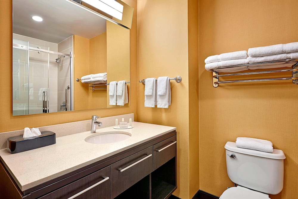 Towneplace Suites by Marriott London 8/58