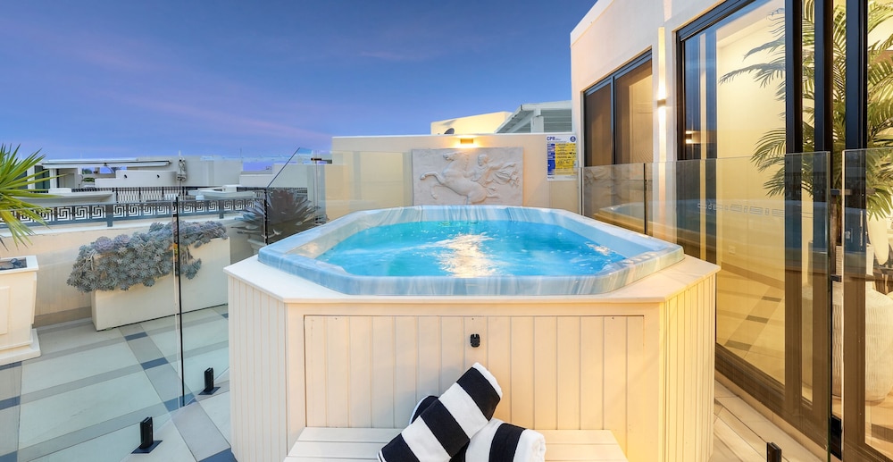 Imperial Hotel Gold Coast 25/50