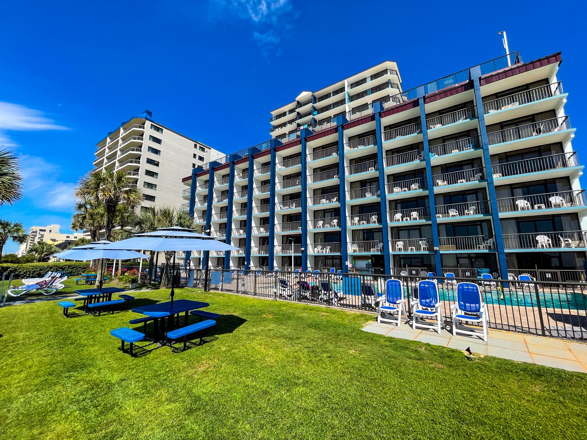 Grande Shores Ocean Resort 79/84