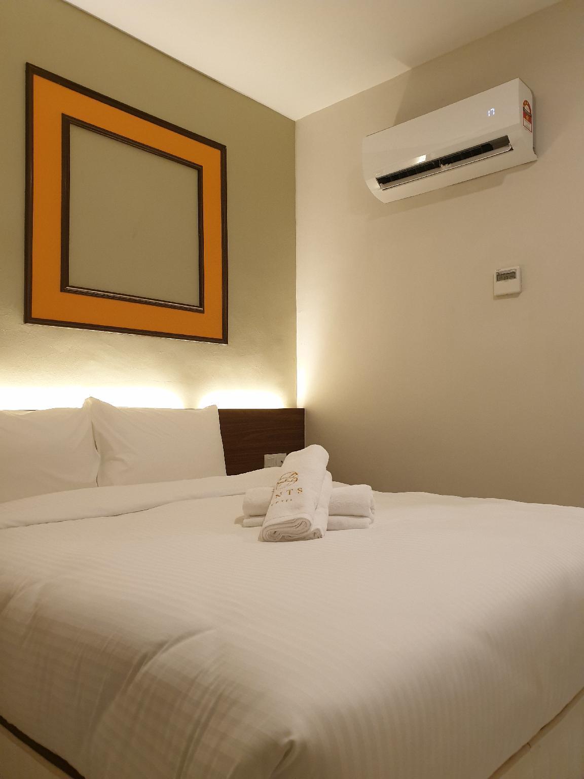 Room, Double Bed, No Window