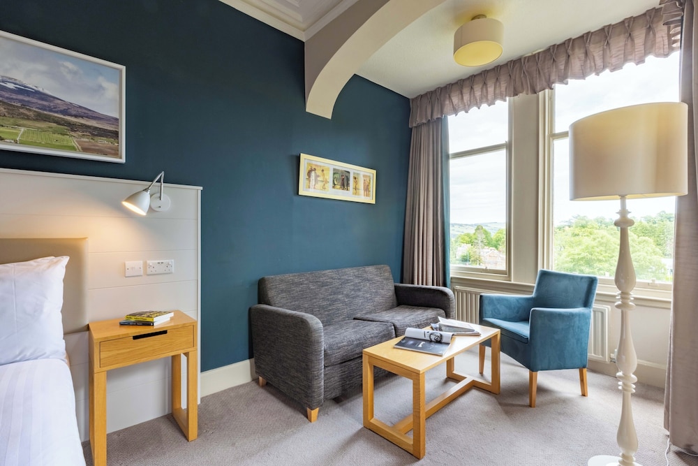 Highland Hotel 30/50