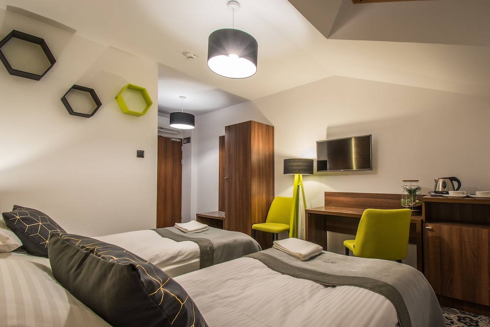 Hotel Lavender 5/67