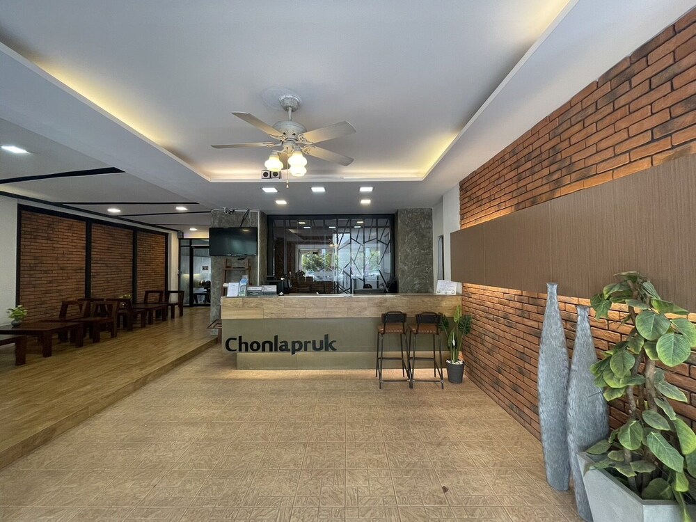 Chonlapruk Lakeside Hotel 21/56