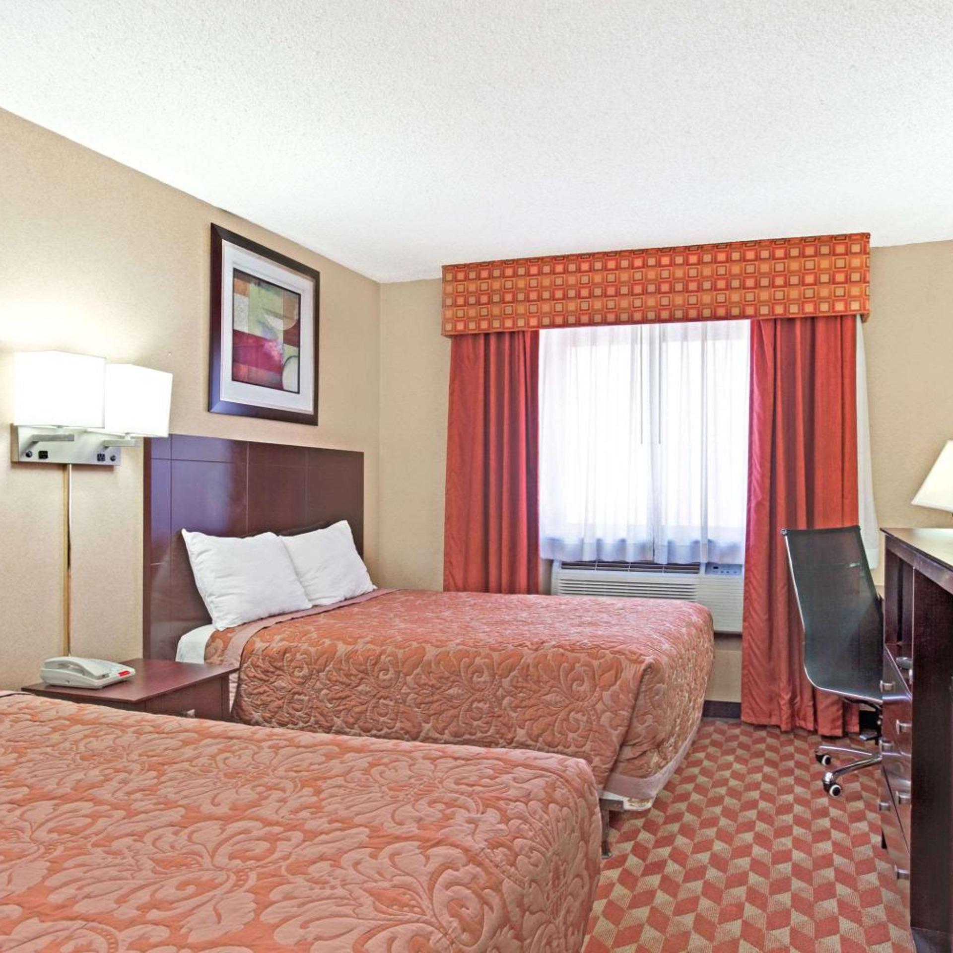 Super 8 by Wyndham Long Island City LGA Hotel 14/26