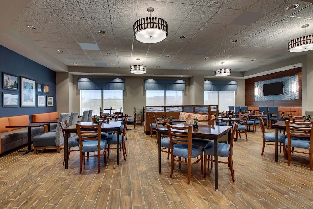 Drury Inn & Suites Iowa City Coralville 34/50
