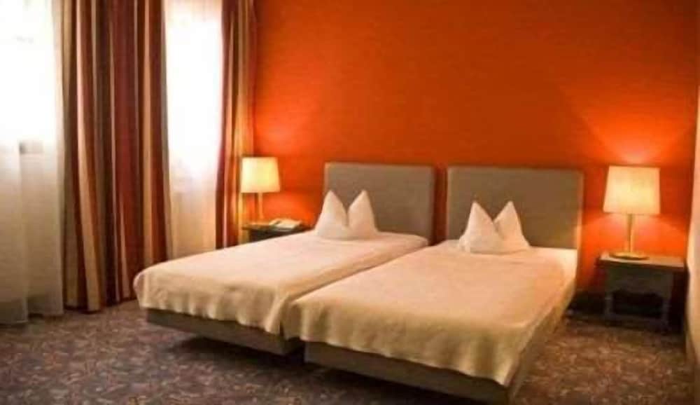 Prinzhotel Rothenburg 17/50