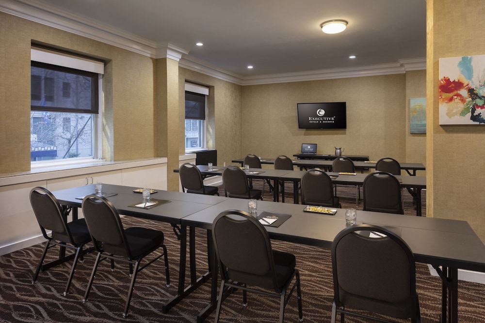 Executive Hotel Pacific 46/50