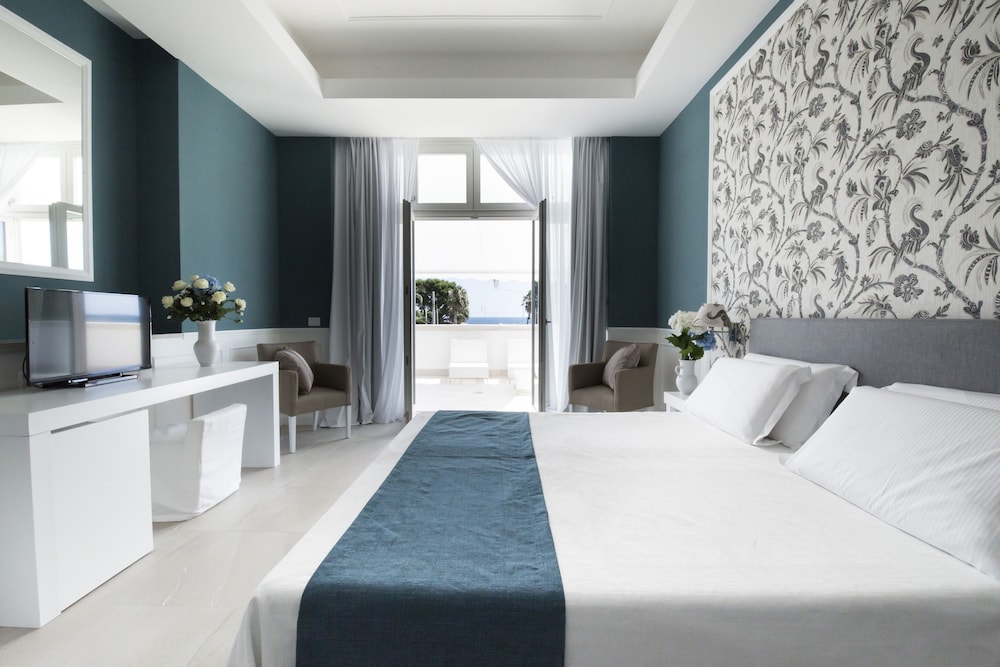 CONDO, LUXURY, KING BED, 3 BEDS