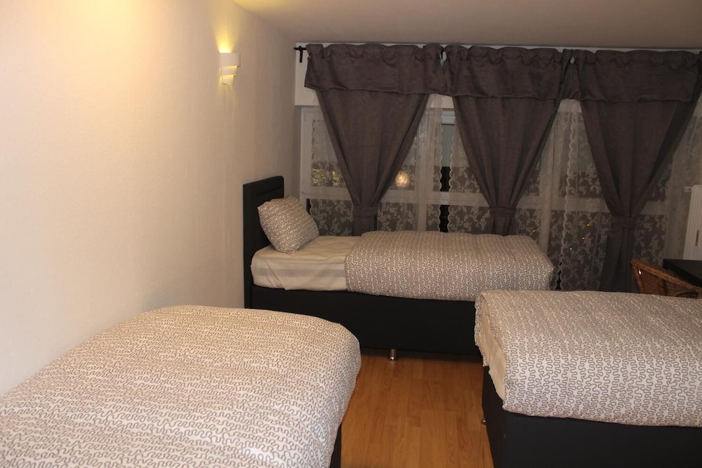 Hotel Garni Emir 36/50