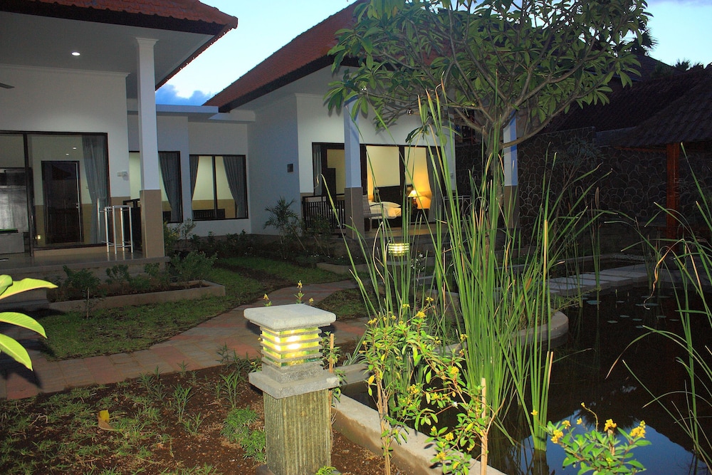 Tulamben Dive Resort 30/45