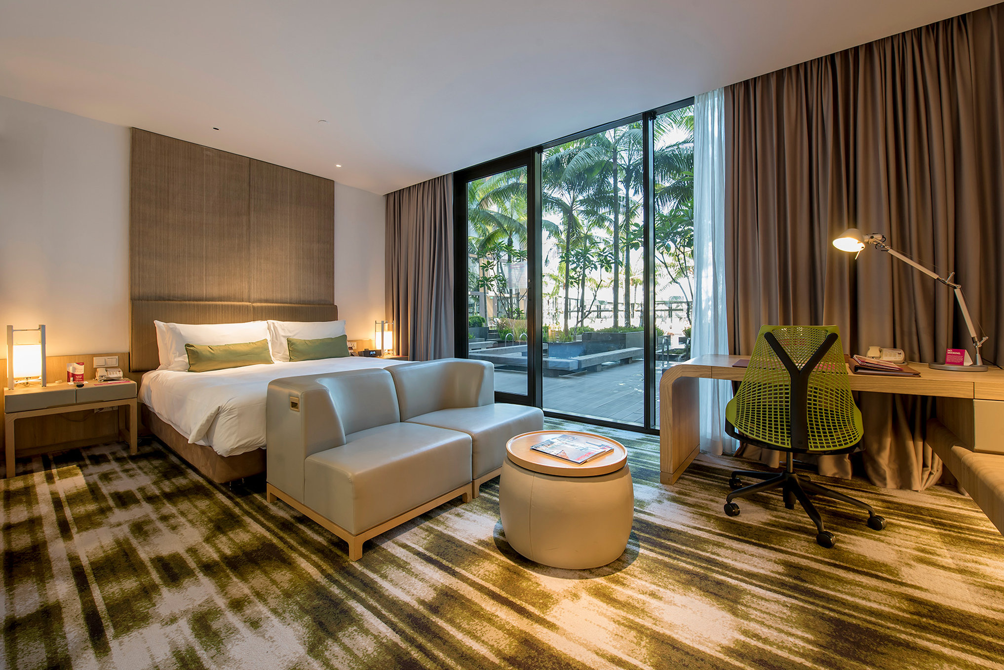 Crowne Plaza Changi Airport Hotel 22/81