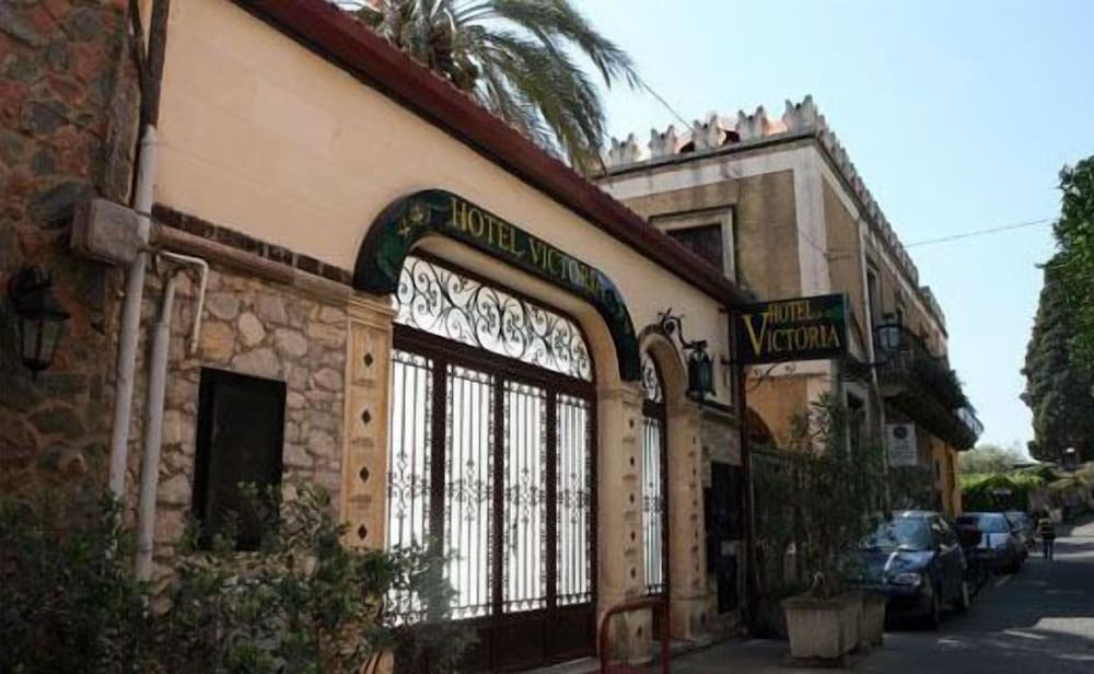 Hotel Victoria 4/50