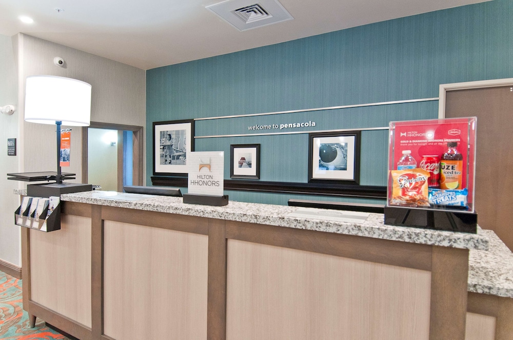 Hampton Inn & Suites Pensacola/I-10 Pine Forest Road 9/47