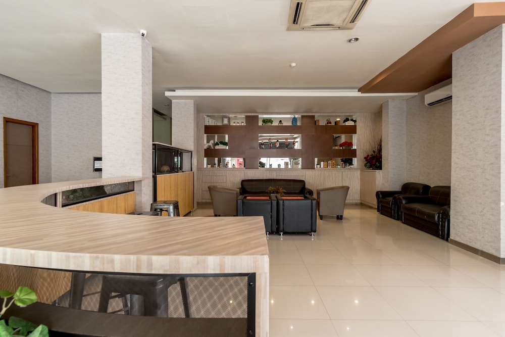 Oyo 319 Putra Mulia Hotel 7/32