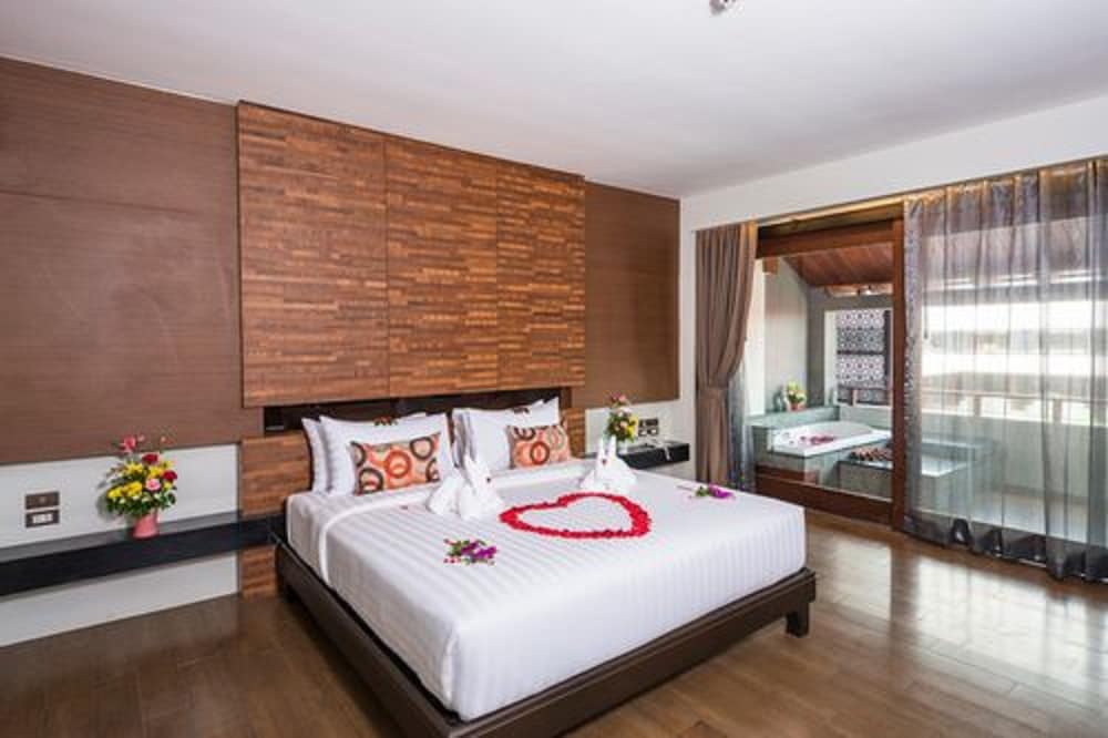 HONEYMOON, SUITE