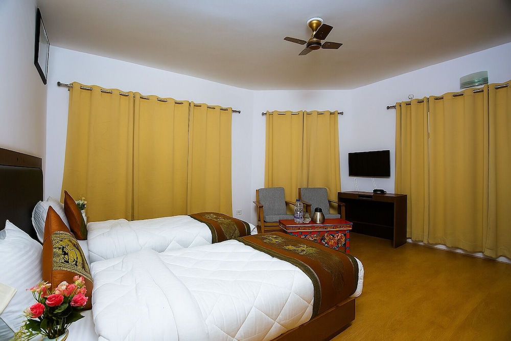 Hotel Grand Nubra 18/35