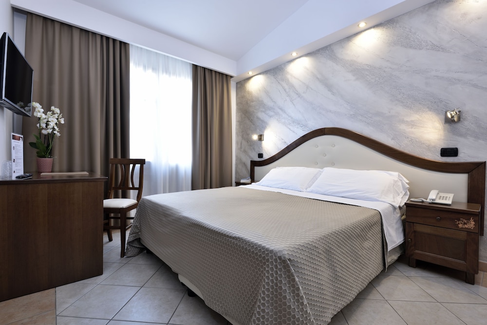 Nicoletta Hotel 27/69