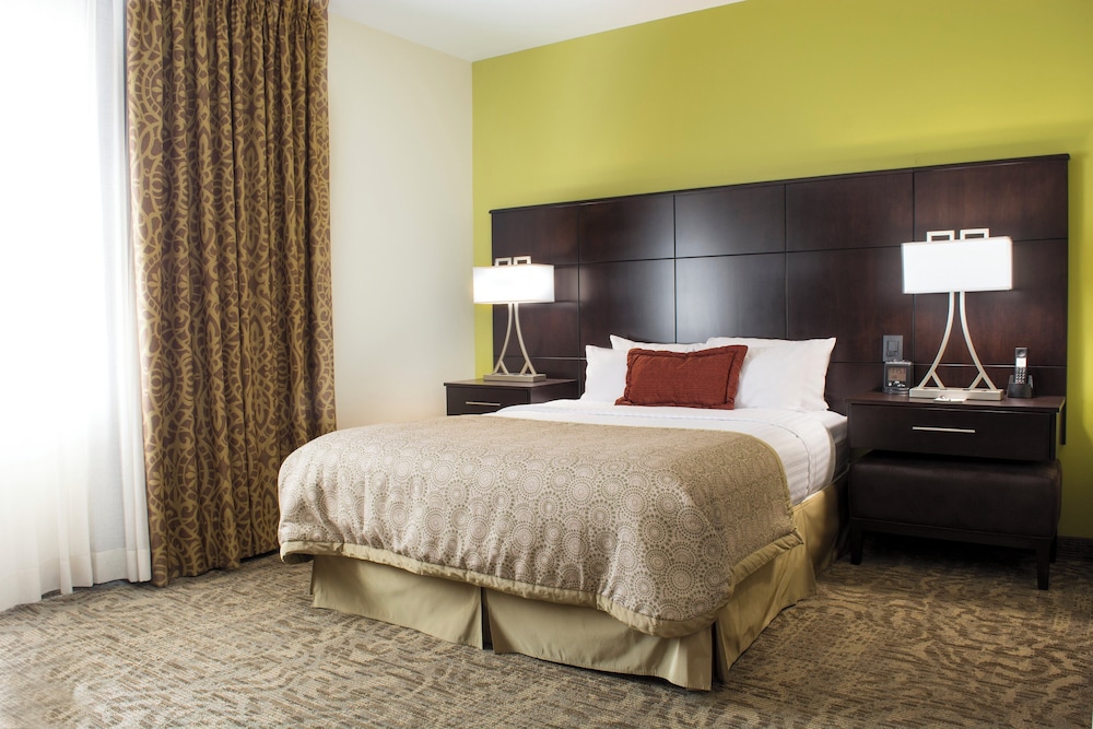 Studio, Suite, King Bed, Kitchen, Accessible