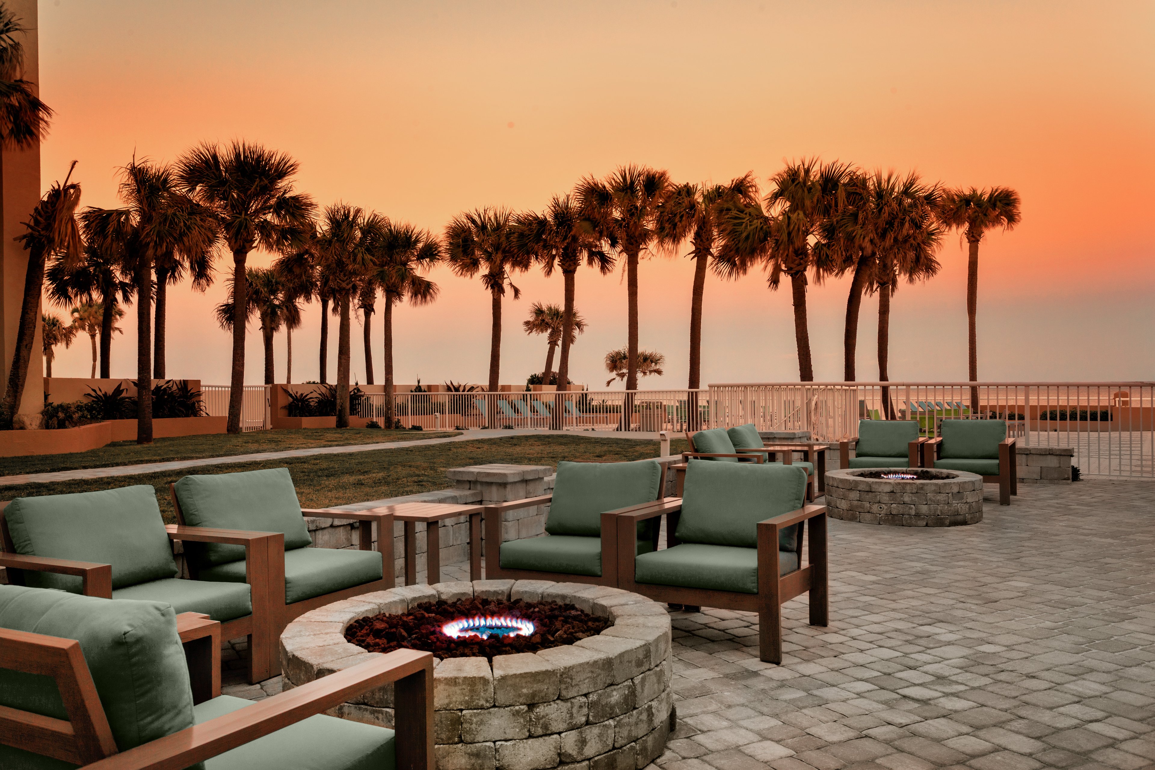 Holiday Inn Hotel And Suites Daytona Beach On the Ocean 48/50