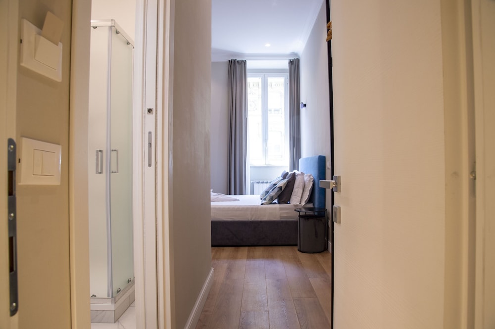 AD Suites Tritone 48/50