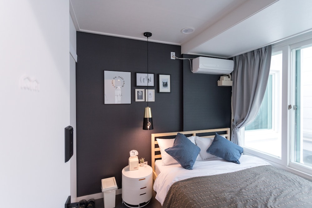Mono House Hongdae 2 14/71