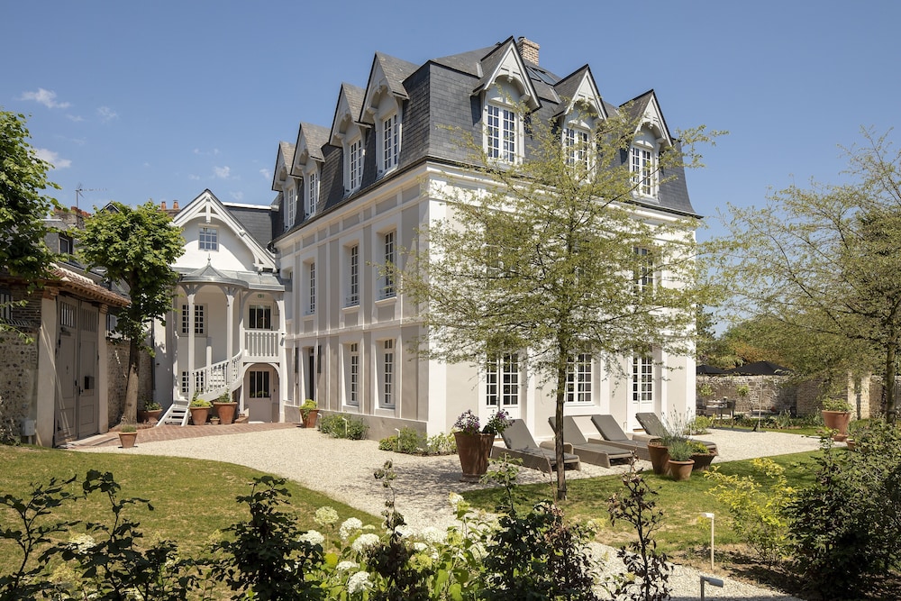 Hotel Saint-Delis Relais & Chateaux 33/41
