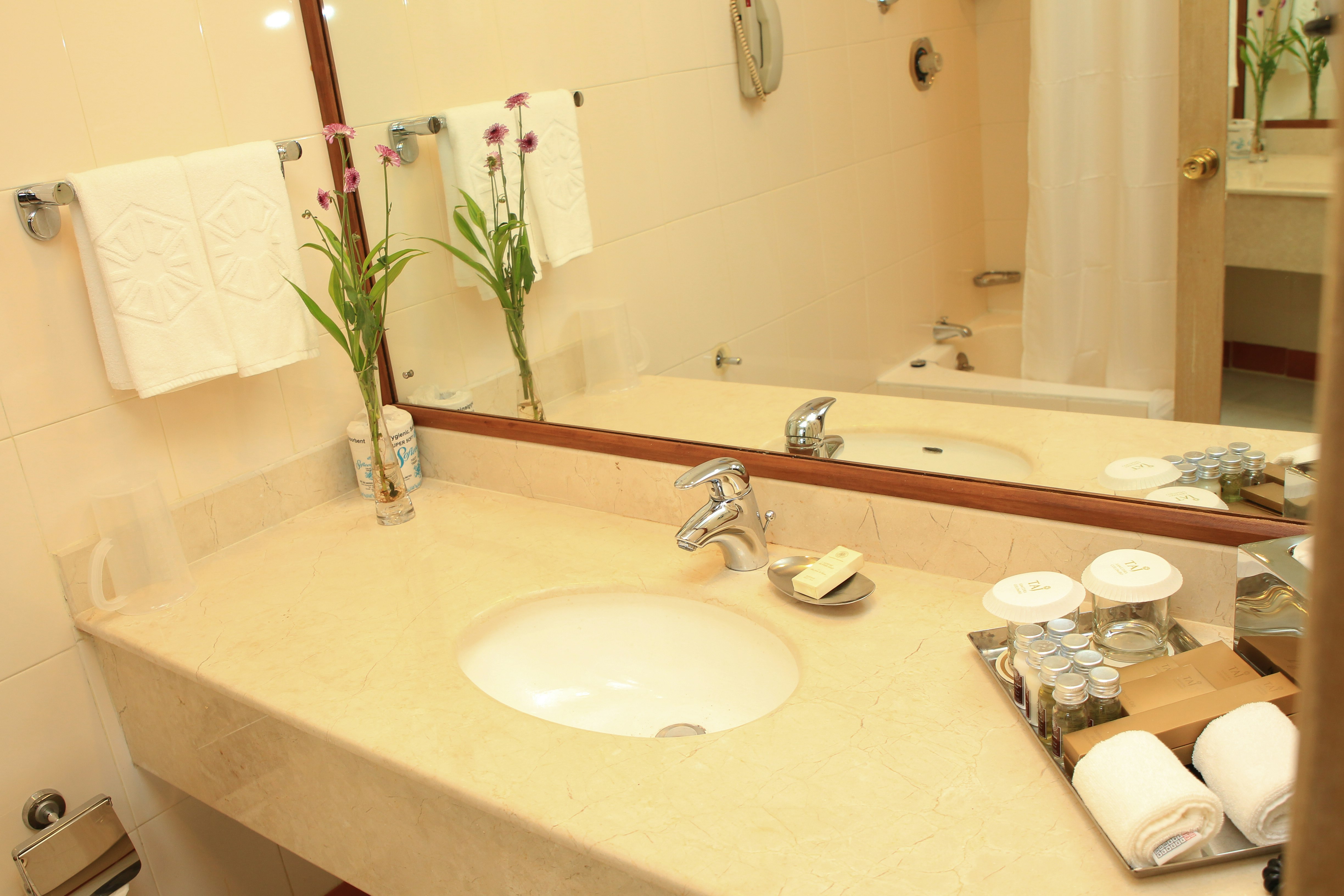 Taj Samudra Hotel 49/50