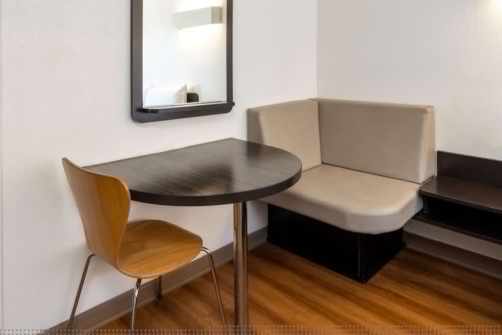 Motel6 Santa Barbara, CA - State Street 44/54
