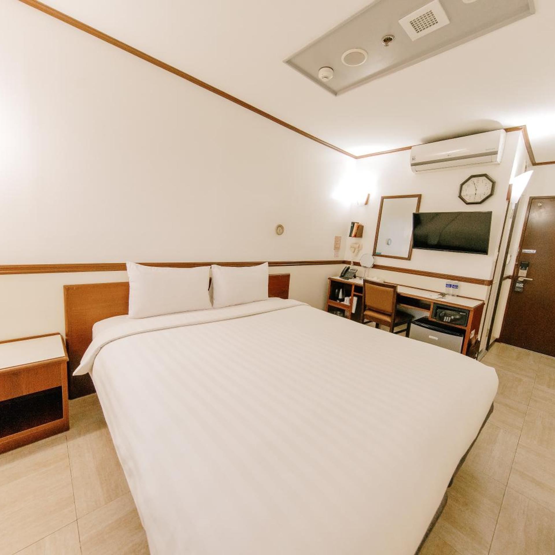 Superior, Double Bed, Smoking