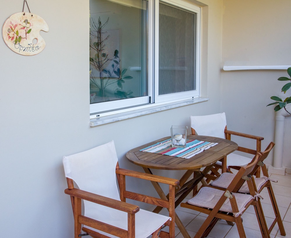 Stamatakis Boutique Studios 26/50
