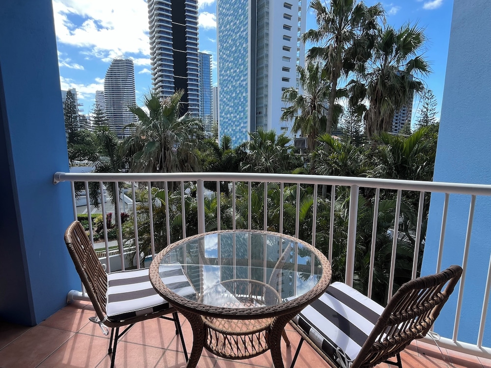 Bel Air on Broadbeach 44/50