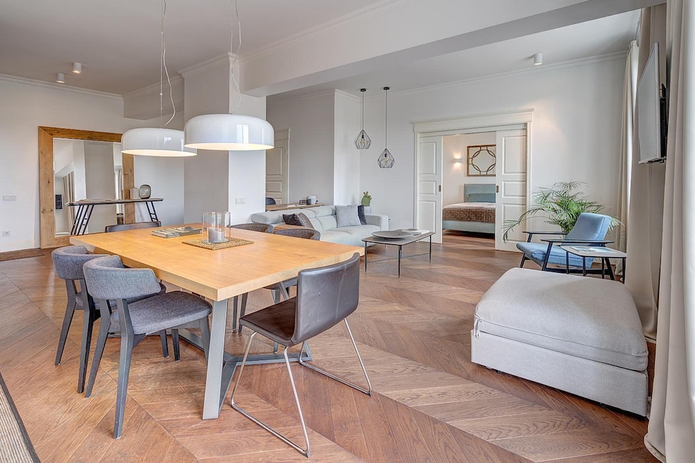 Vilnius Apartments & Suites Gedimino Ave 26/34