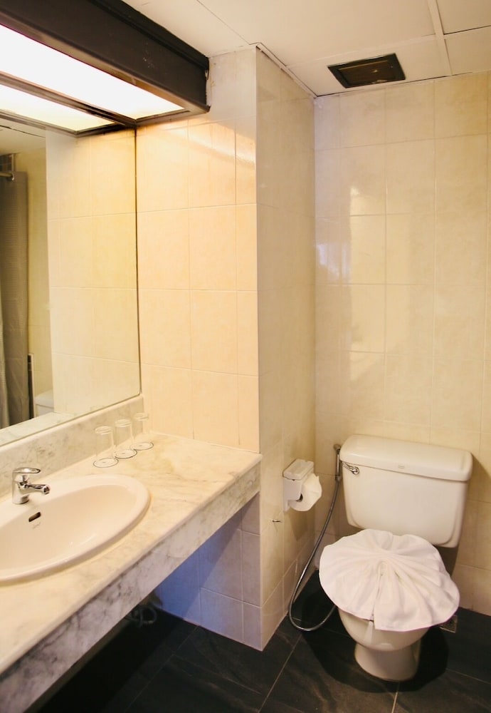 Tapae Place Hotel 37/39