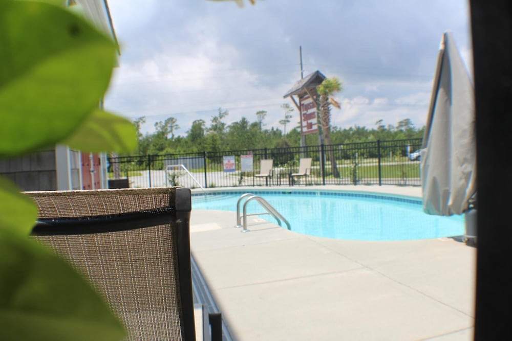 Topsail Shores Inn 65/67