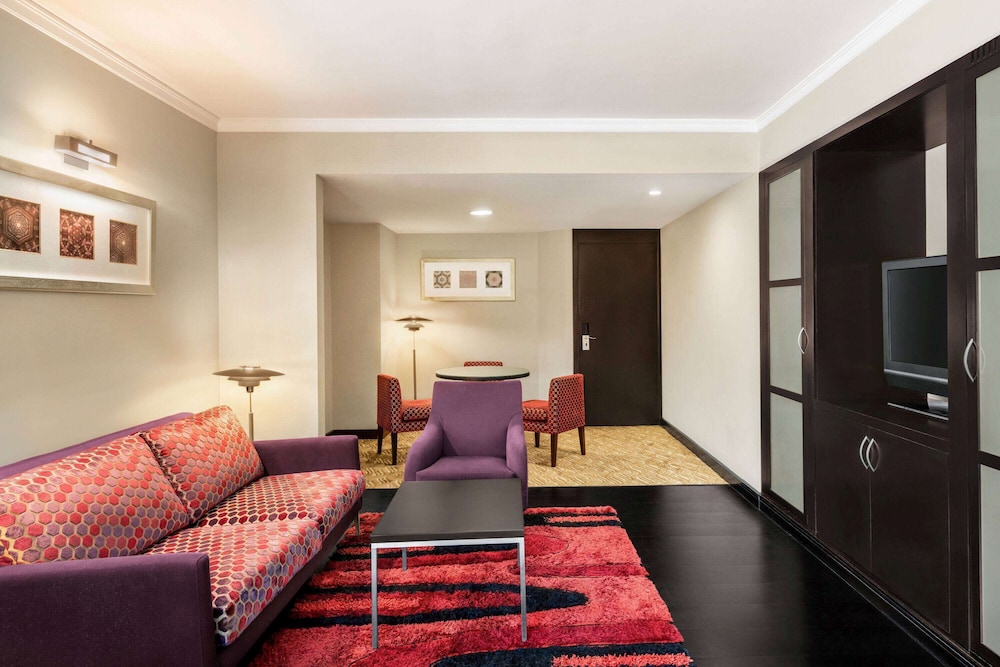 Ramada Plaza By Wyndham Dubai Deira 35/50