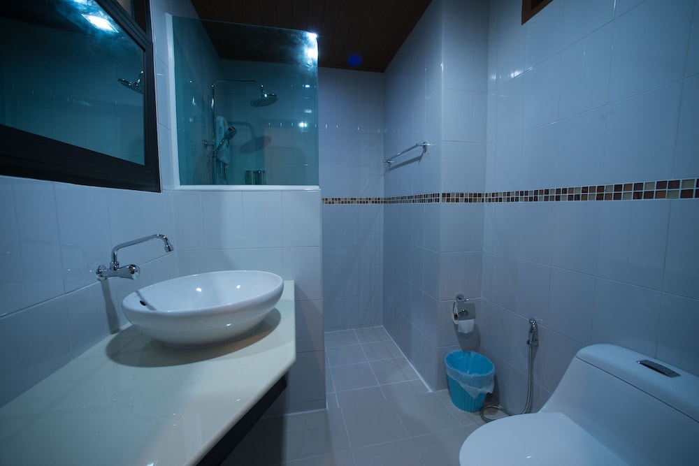 Srichada Hotel Khaolak 72/73