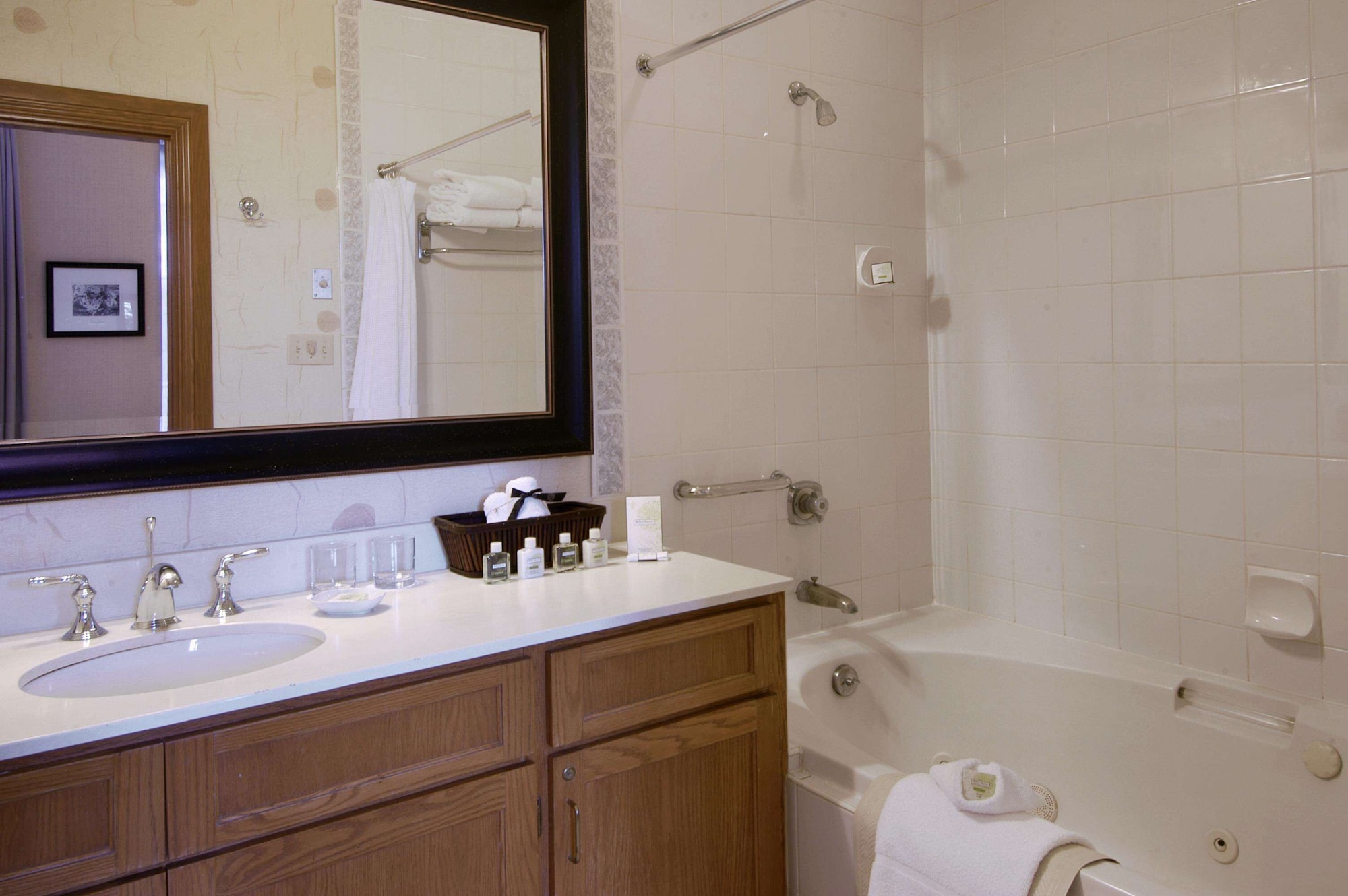 Luxury, Suite, 2 Double Beds, Lake Front, Sofa، Fairmont Jasper Park Lodge 4/5