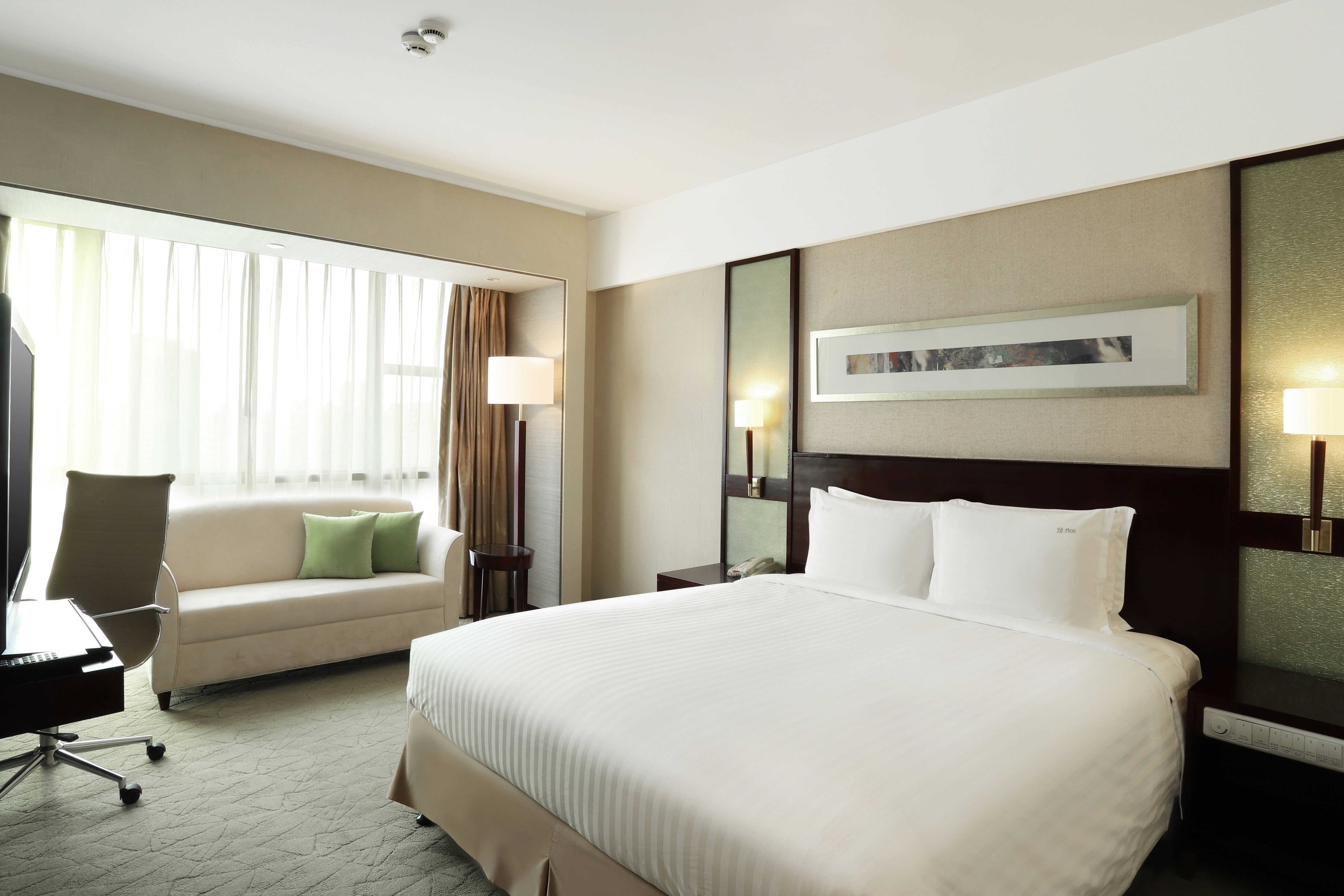 Holiday Inn Shanghai Pudong Nanpu 35/76