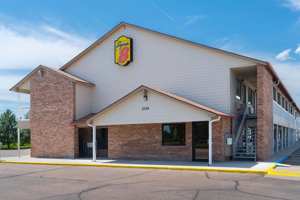 Super 8 by Wyndham Goodland 4/17