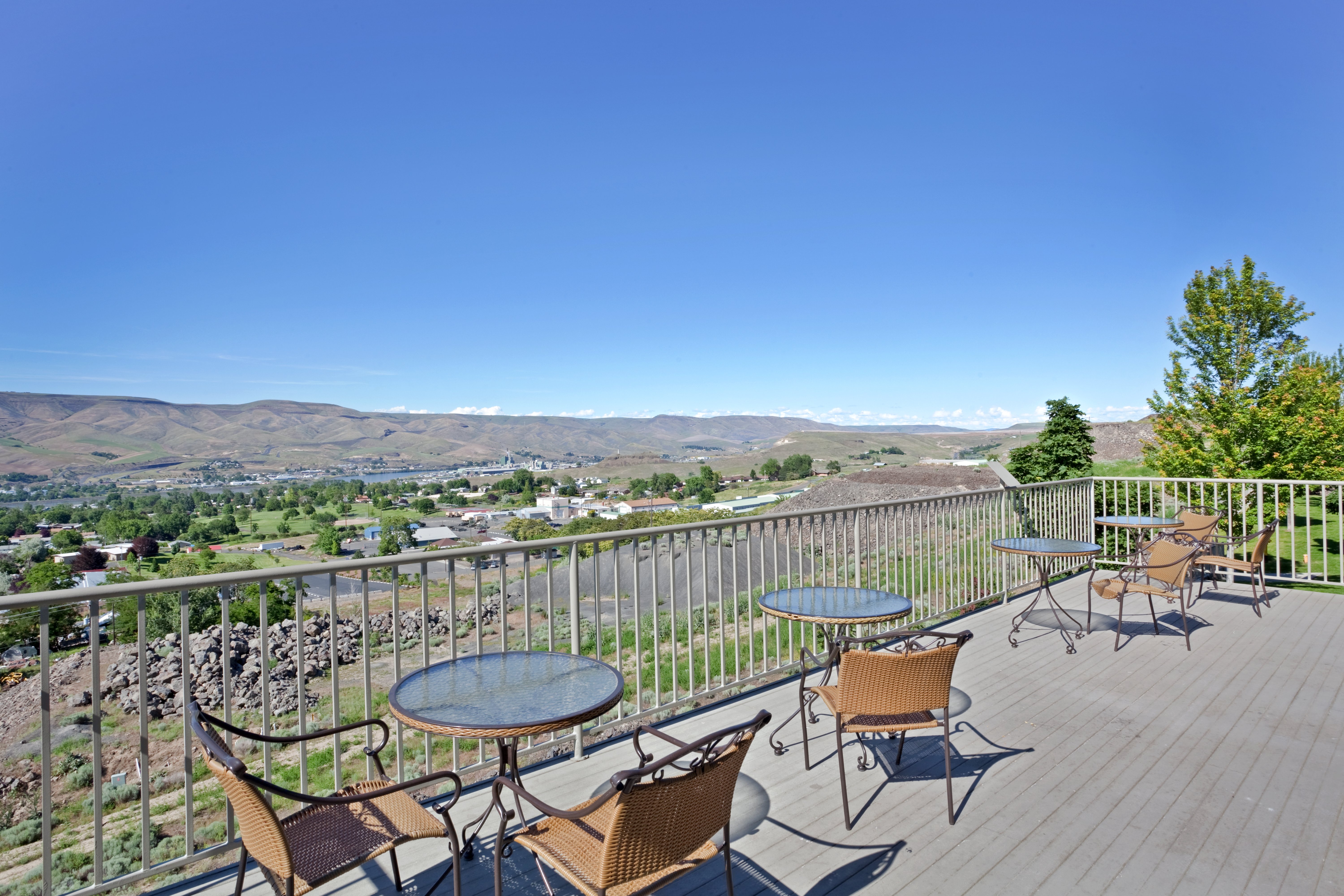 Holiday Inn Express Lewiston 76/77