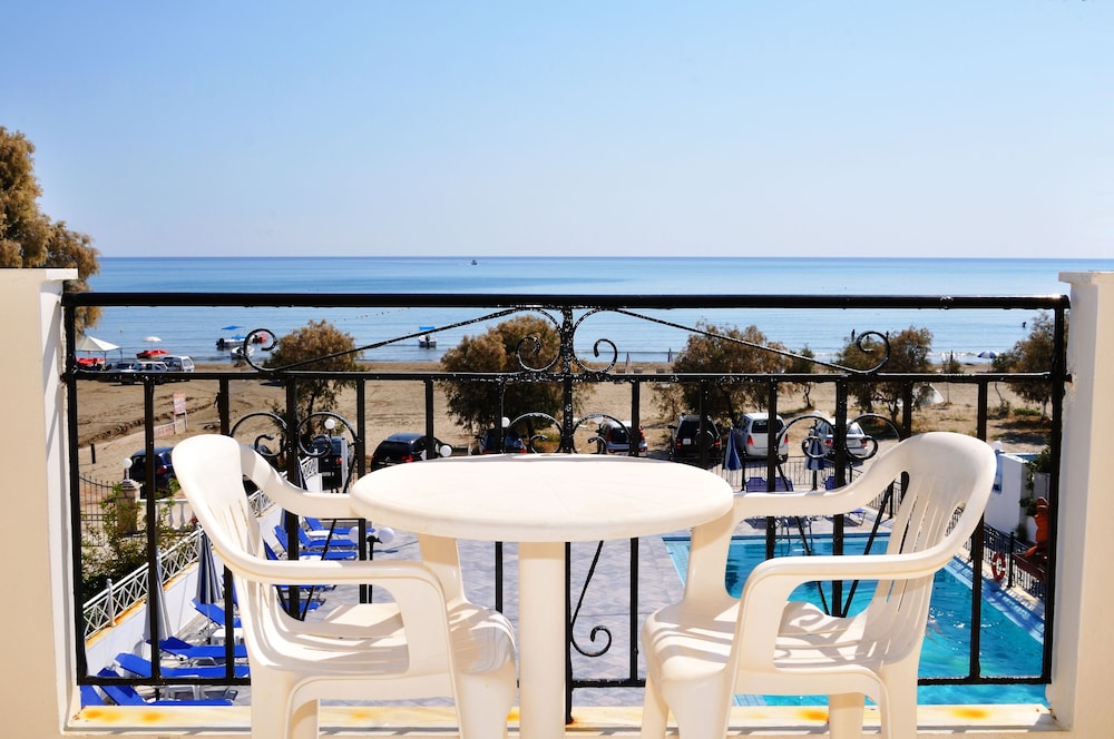 Andreolas Beach Hotel 21/33