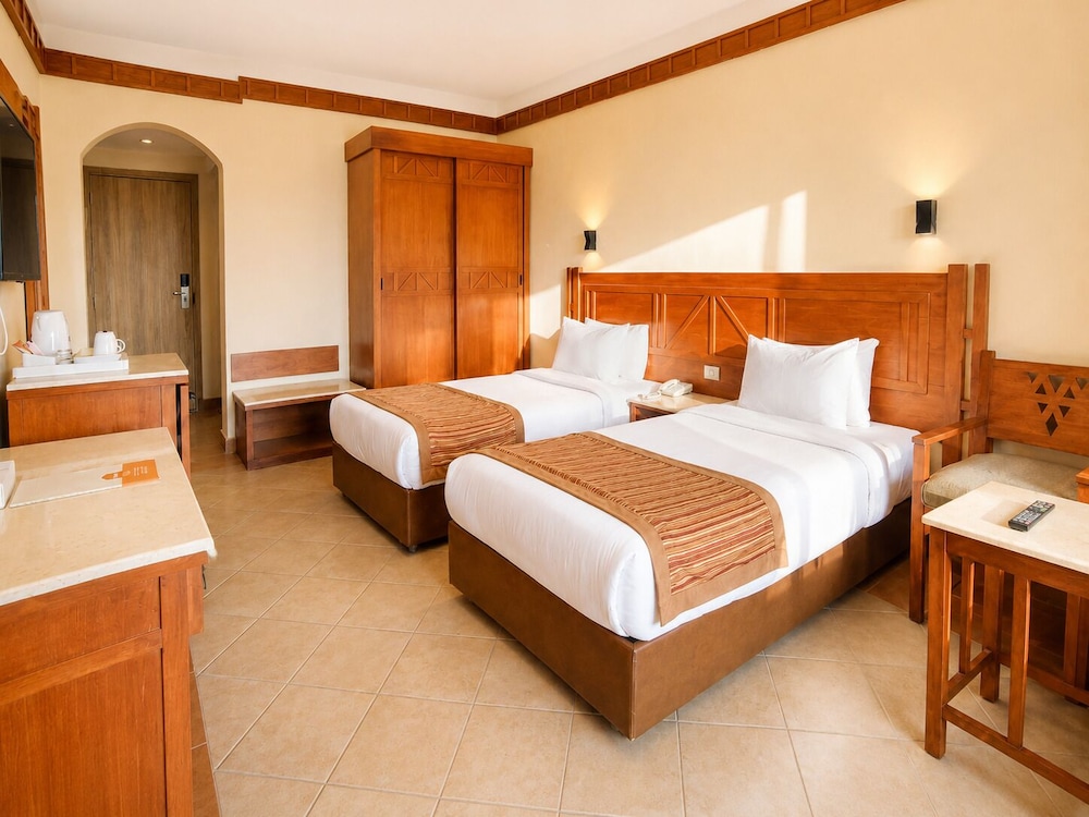 Swim Up, Romance, Twin Beds