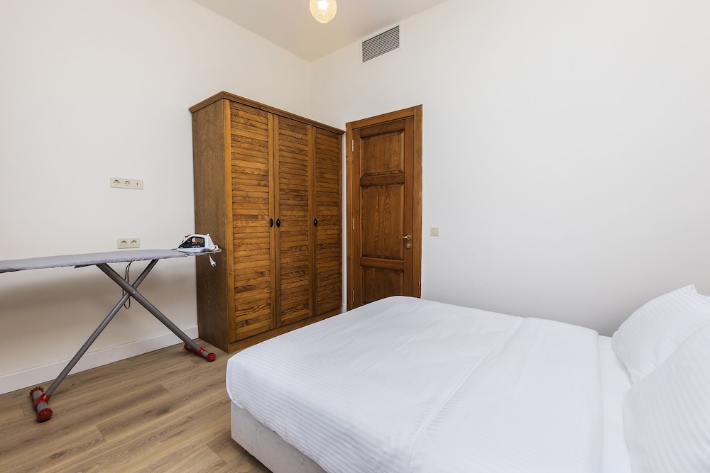 Raven Suites Old City Istanbul 12/21