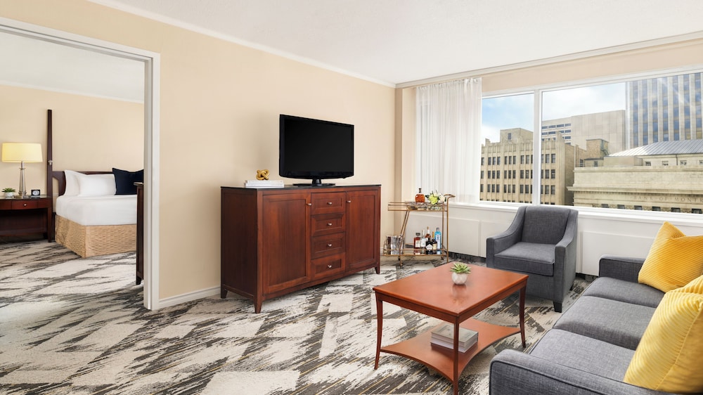 Fairmont Winnipeg 65/69