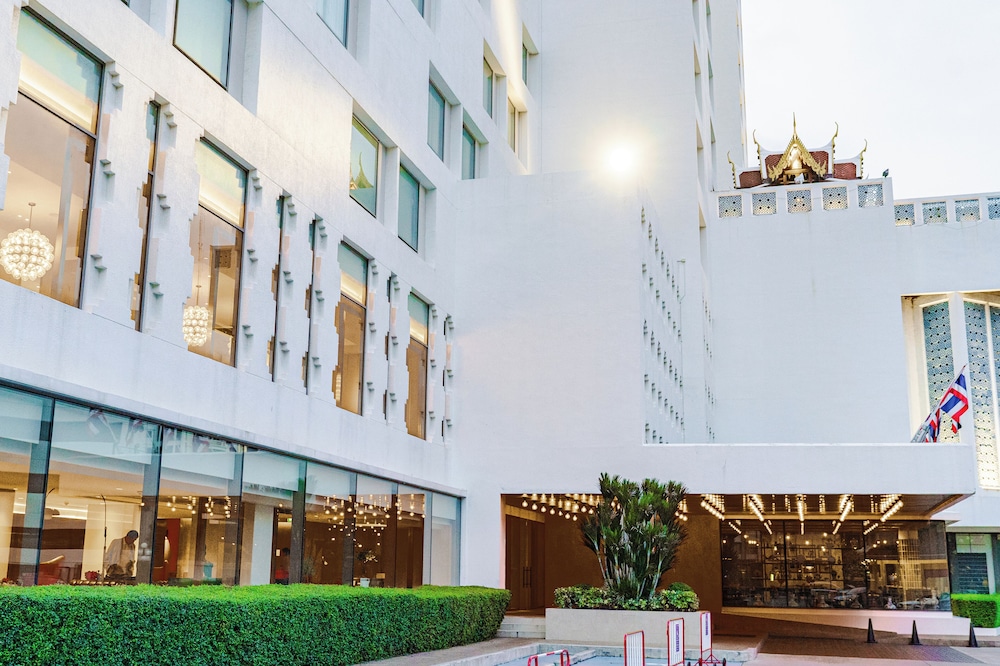 Montien Hotel Surawong Bangkok in BANGKOK