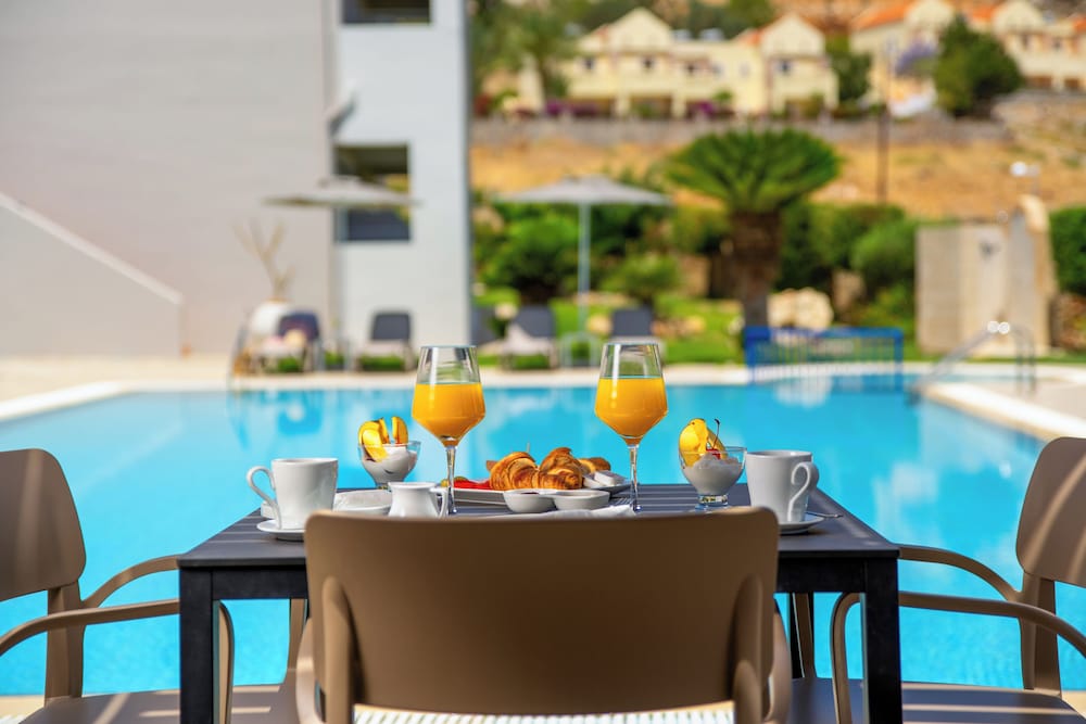 Eleni Apart Hotel 69/69