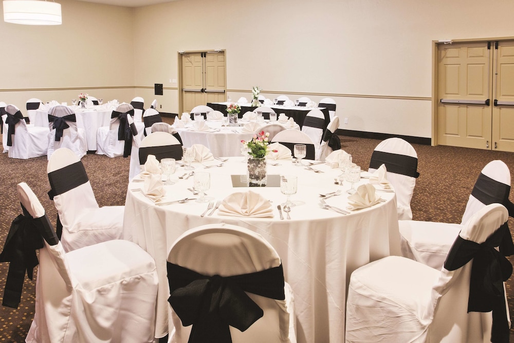 La Quinta Inn & Suites by Wyndham Conference Center Prescott 36/44