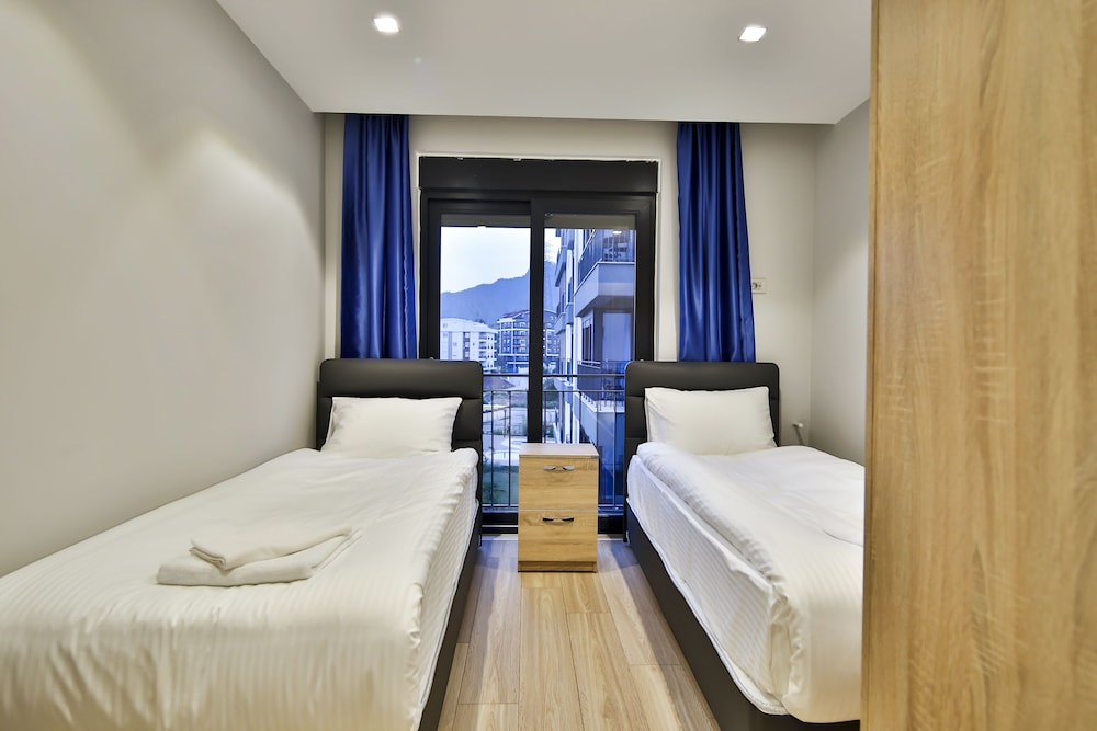 Mene Suites 11/33